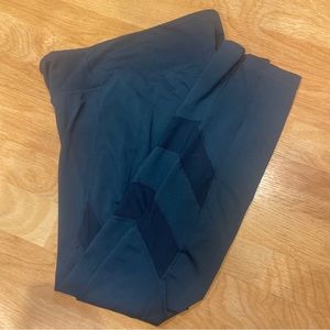 Old Navy Active Go-Dry Fitted  Mesh Inset Leggings in Navy